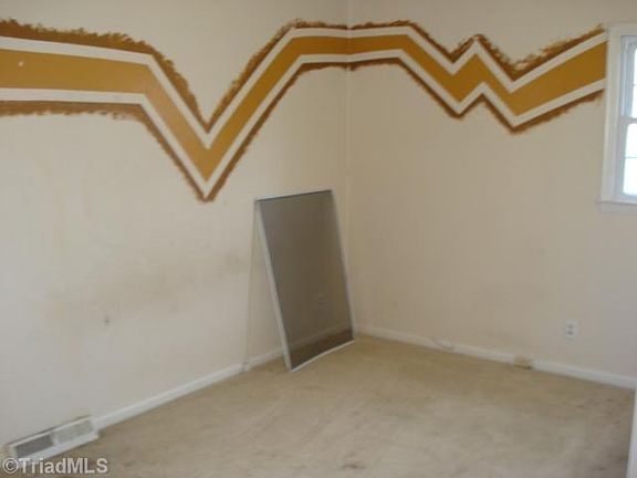 4th image of 2302 Glenhaven Dr