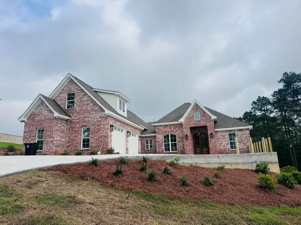 118 Brookhollow Blvd, Hattiesburg, MS 39402