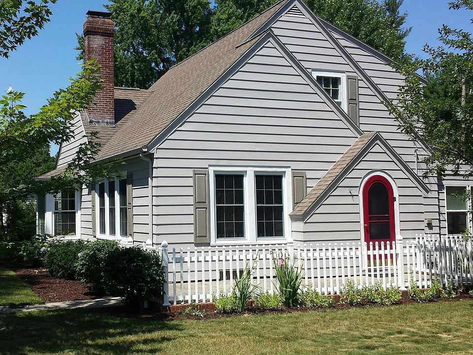 1st image of 590 Plymouth Dr