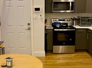 924 N 5th St #1F, Philadelphia, PA 19123
