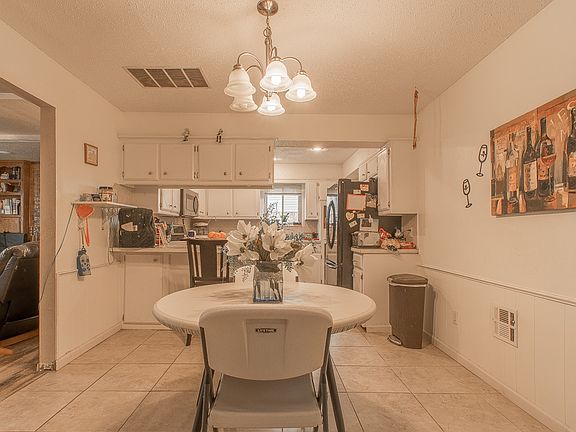 3rd image of 3500 Tiffany Dr