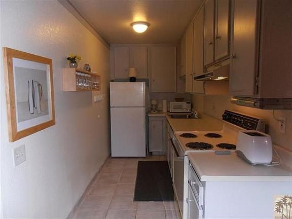 3rd image of 2812 N Auburn Ct Unit F113