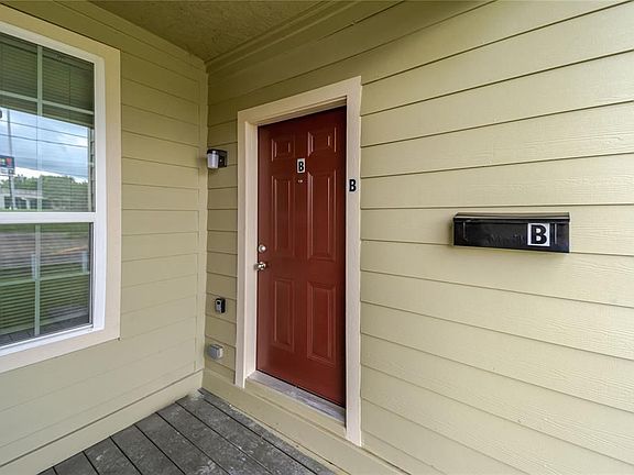 3rd image of 1445 Magnolia St APT A