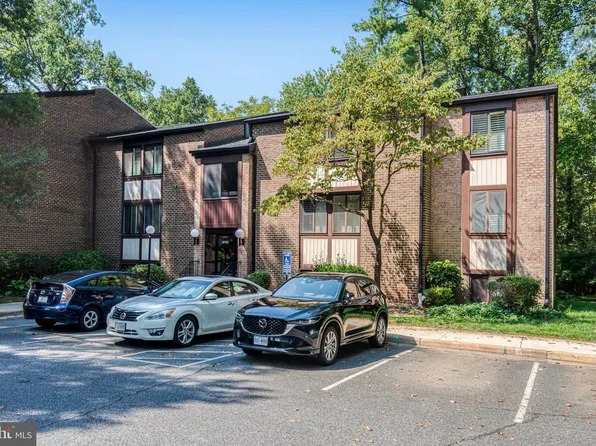 9745 Kings Crown Ct APT 1, Fairfax, VA 22031