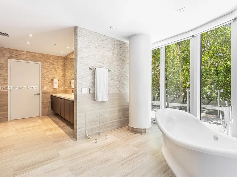 1 Collins Ave #207 — Photo 23