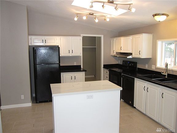 3rd image of 8207 194th St St Ct E #70