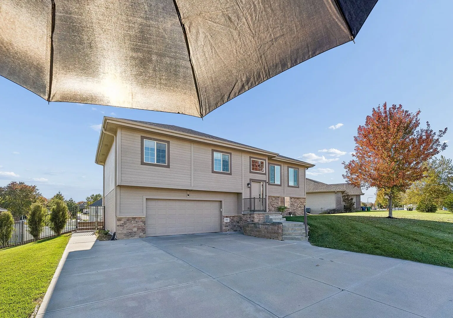 Spacious 3-Bedroom Home in Desirable Papillion Neighborhood! — Photo 2