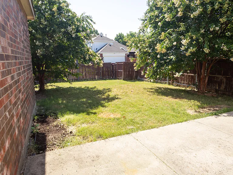 1407 Hazelwood Dr — Photo 28