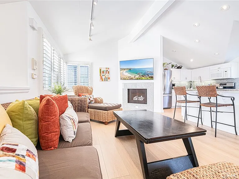 1720 W Oceanfront #B — Photo 21