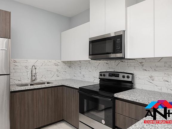 3rd image of 1025 Blair Ave #3