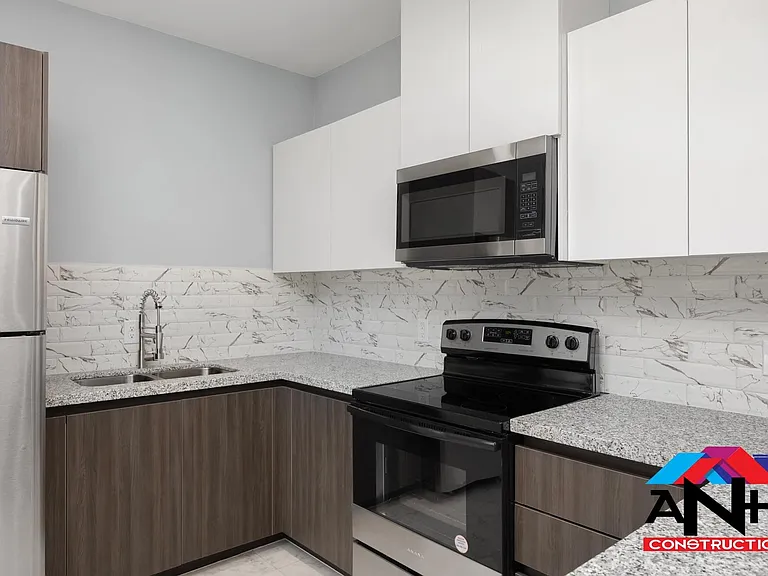 1025 Blair Ave #3 — Photo 3
