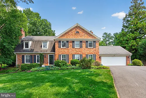 1022 Delf Dr Photo 1