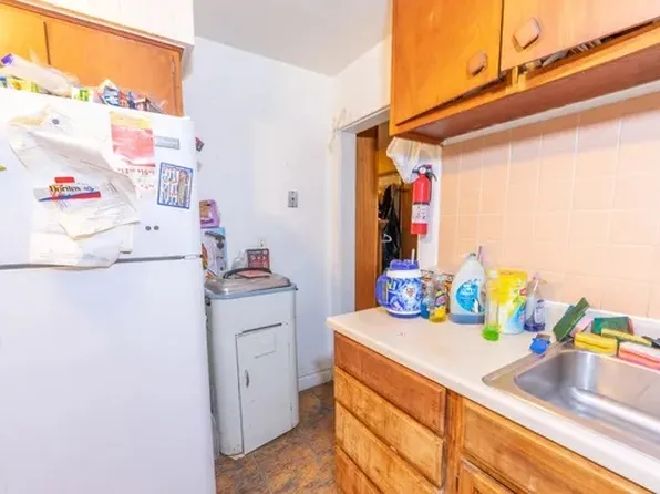 424 W Saginaw St #1, Lansing, MI 48933