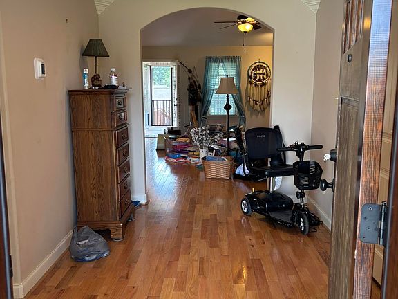 2nd image of 130 Poplar Ridge Dr