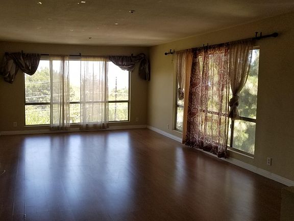 Living Room 2 Picture Windows with incredible views