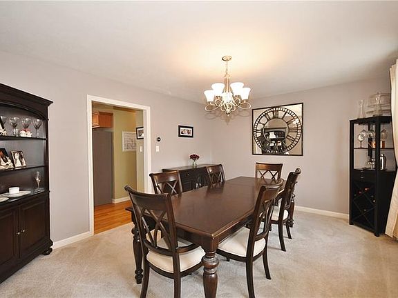 5th image of 1305 Maplewood Cir