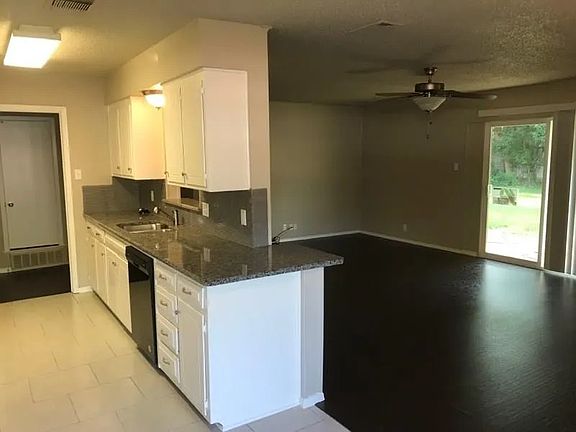 2nd image of 1702 Wellington Ct