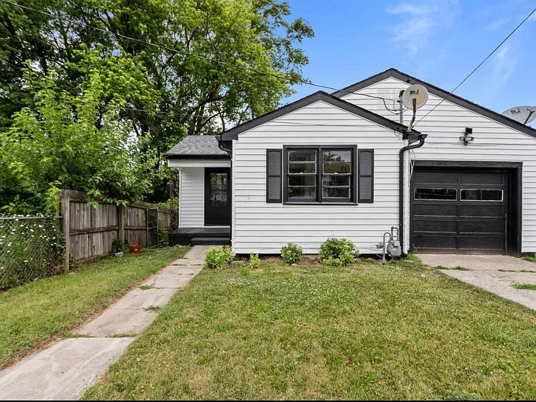 404 E Vaile Ave — Photo 2