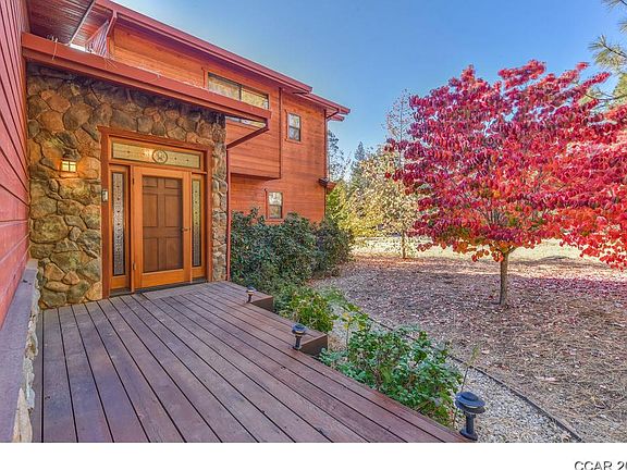 3rd image of 1498 Oakwood Dr