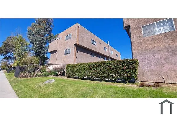 Building Photo - 1559 W Jefferson Blvd