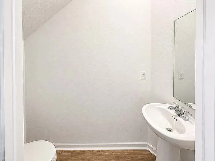 8668 Elmo Rd — Photo 9