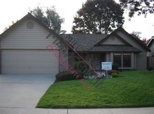 525 N Peppertree St, Visalia, CA 93291
