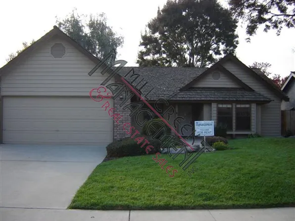525 N Peppertree St, Visalia, CA 93291