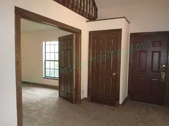 5 bed, 2.0 bath, 1300 sqft, $2,500 — Photo 2