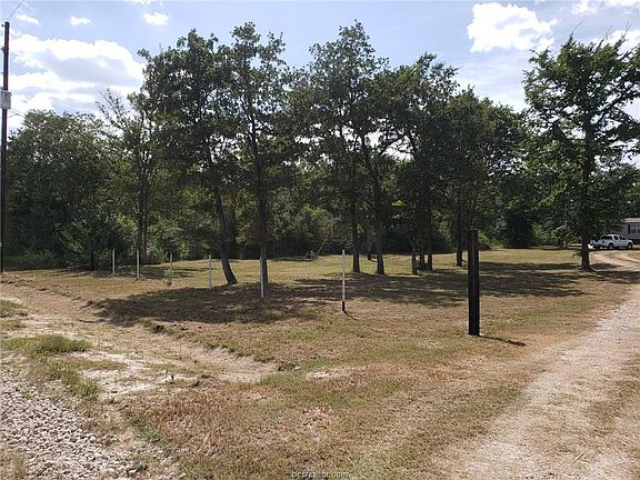 3rd image of 430 Oak Forest Dr