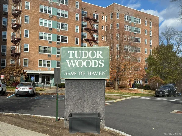 76 DeHaven Drive #3M, Yonkers, NY 10703