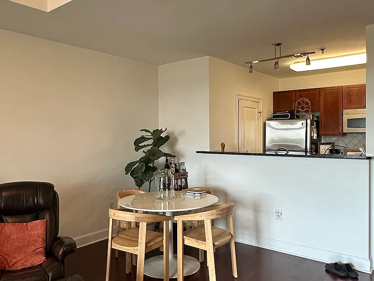 325 E Paces Ferry Rd NE — Photo 11