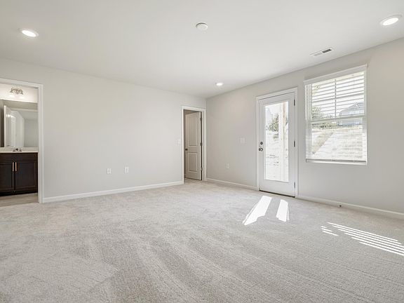 4th image of 1045 Shoreline Cv
