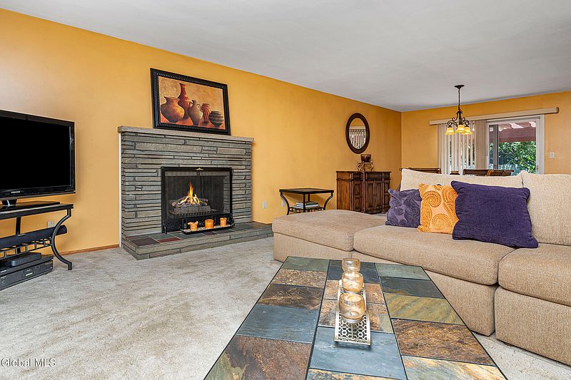 4th image of 27 Northgate Drive