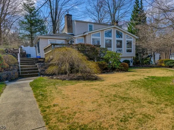 15 Stonybrook Trl, Kinnelon Boro, NJ 07405