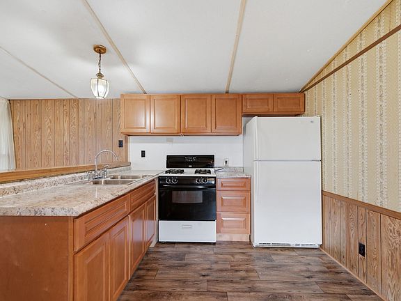 3rd image of 36 Catherine Dr