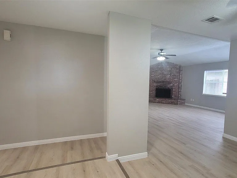 22131 Pearl Lake Dr — Photo 3