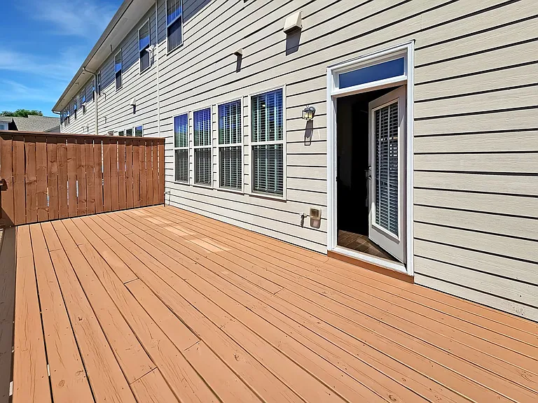 2142 Coventry Dr — Photo 22