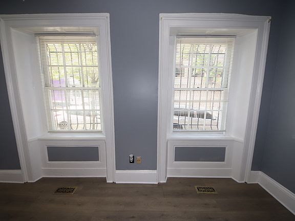 5th image of 17 E Centre St APT 1