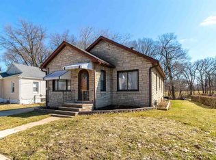 2190 10th St, East Moline, IL 61244