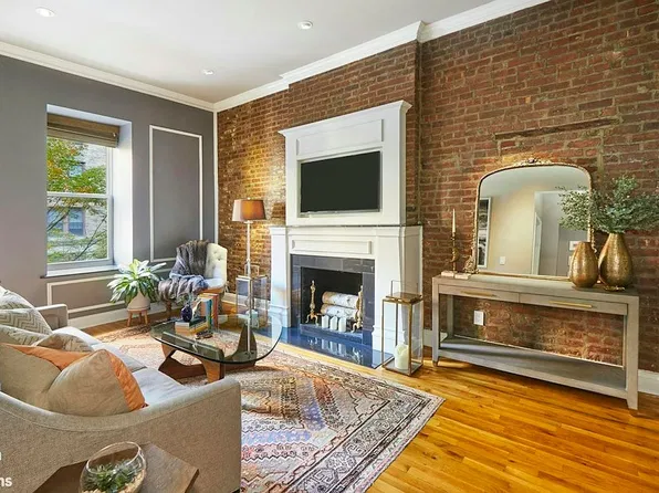 304 W 88th St APT 2D, New York, NY 10024