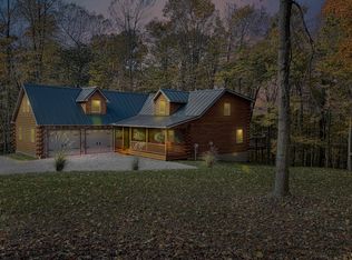 570 Grand Valley Dr, Howard, OH 43028