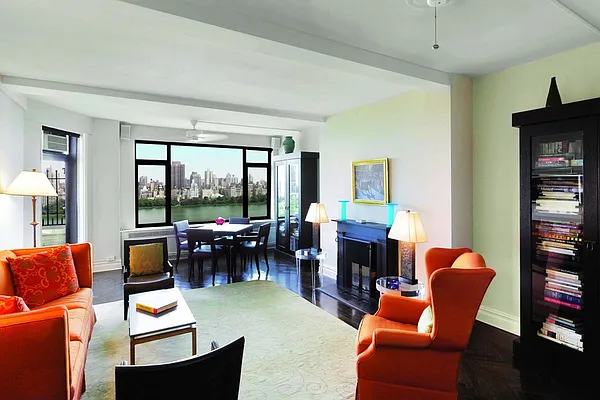Sold by Stribling | media 18