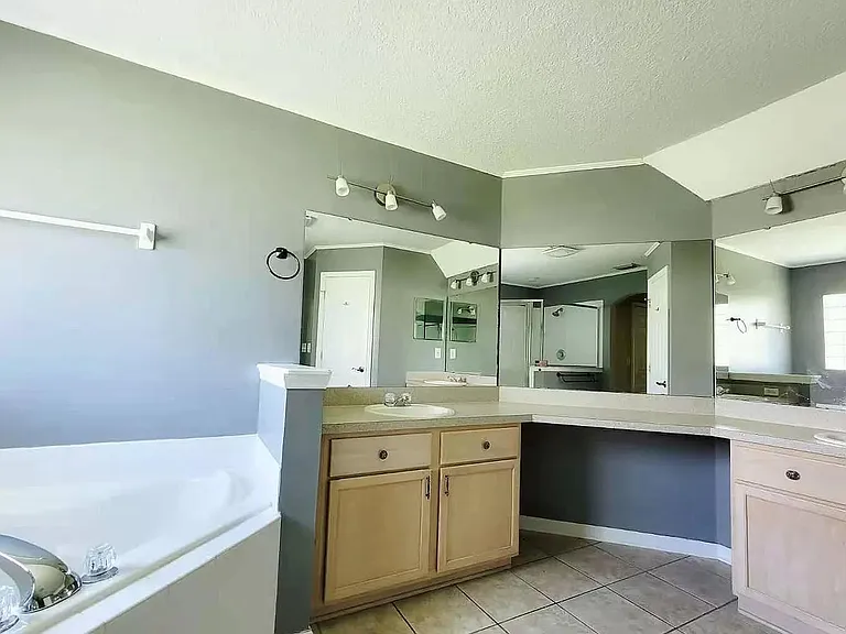 5413 Bristol Bay Ln N — Photo 12
