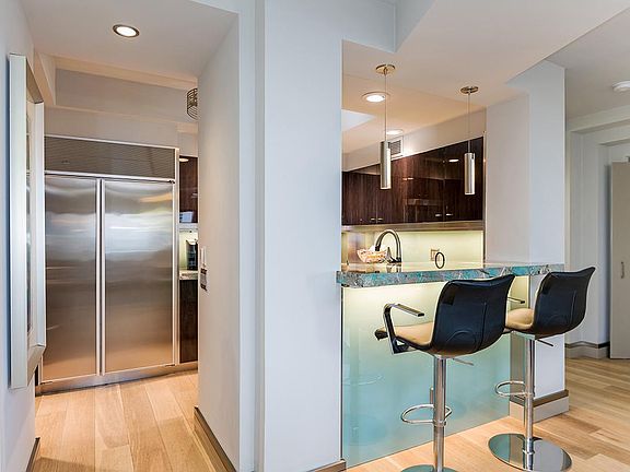 4th image of 200 Harbor Dr Unit 2003