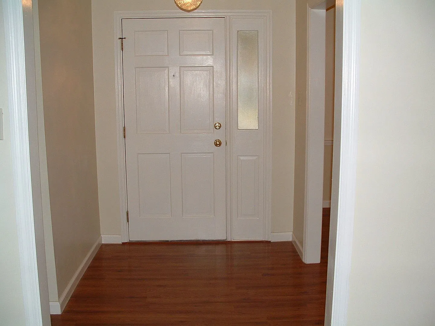 512 Stuart Court — Photo 2