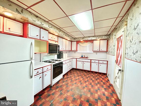 5th image of 2531 S Alder St