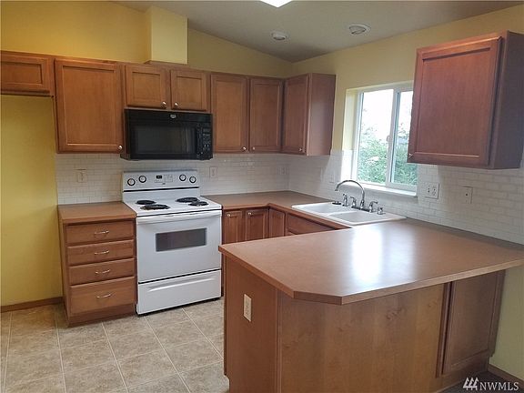 3rd image of 7907 58th St NE