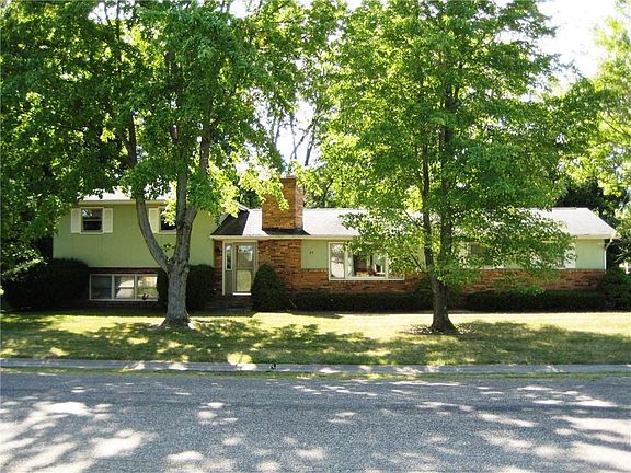 4th image of 29 Eastlawn Dr