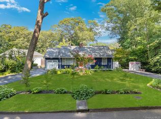 2 Prospect Dr N, Huntington Station, NY 11746