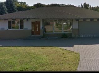 37264 Almont Dr E, Sterling Heights, MI 48310